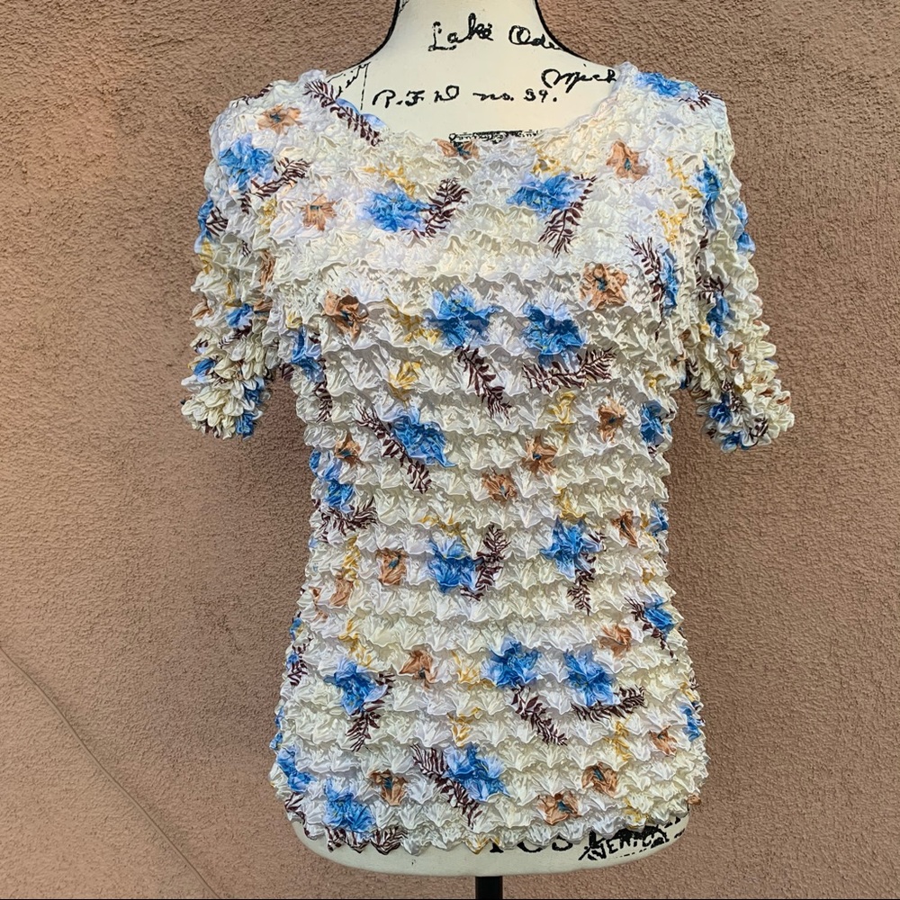 F. C. Floral print stretch Popcorn blouse